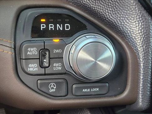 Used 2025 RAM 1500 Limited w/ Trailer Tow Group image 19