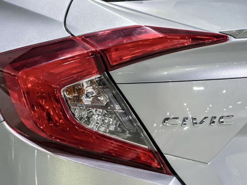 Used 2020 Honda Civic EX image 12