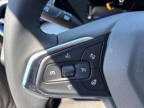 Used 2024 Chevrolet Trax LT w/ LT Convenience Package FWD image 19
