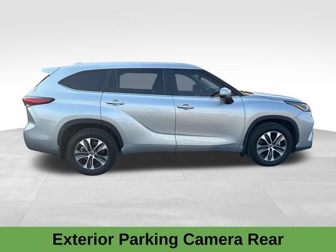 Used 2023 Toyota Highlander XLE AWD/4WD image 8