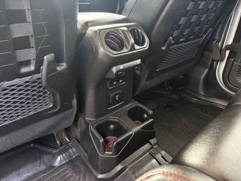 Used 2023 Jeep Gladiator Rubicon w/ Trailer Tow Package AWD/4WD image 37