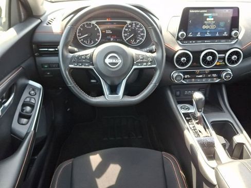 Used 2024 Nissan Sentra SR FWD image 11