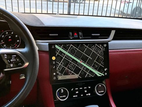 Used 2023 Jaguar F-PACE SVR image 7