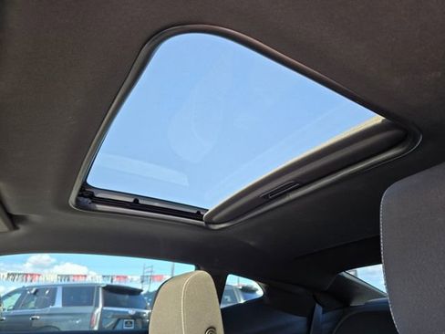Used 2022 Chevrolet Camaro SS RWD image 18