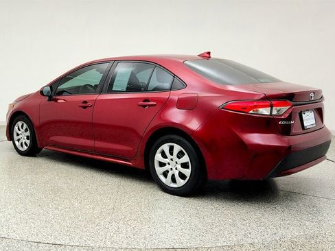 Used 2022 Toyota Corolla LE FWD image 7