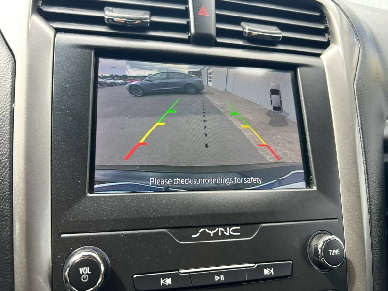 Used 2020 Ford Fusion SE FWD image 35