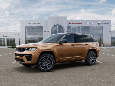 New 2026 Jeep Grand Cherokee Summit AWD/4WD image 2