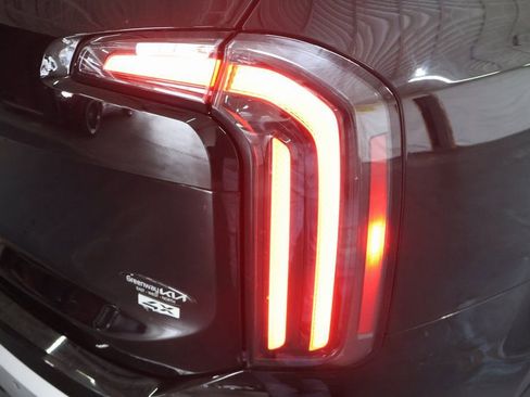Used 2024 Kia Telluride EX AWD/4WD image 30