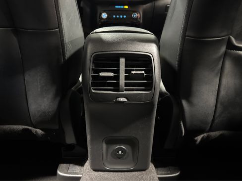 Used 2025 Ford Escape Platinum image 40