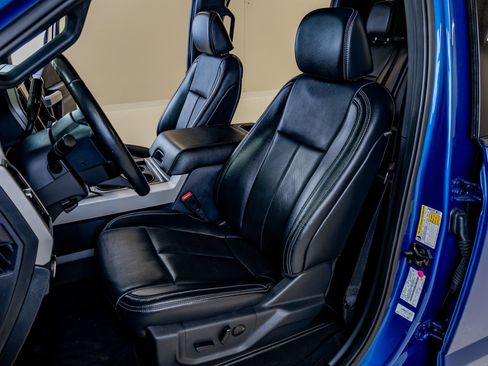 Used 2022 Ford F250 Lariat w/ Black Appearance Package AWD/4WD image 27