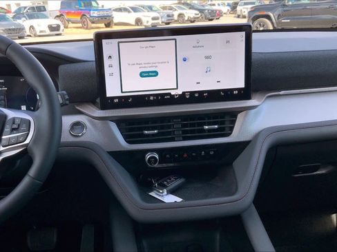 Used 2026 Ford Explorer Active image 7