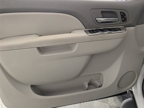 Used 2011 Chevrolet Avalanche LT w/ Luxury Package image 13