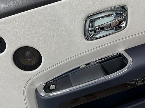 Used 2015 Rolls-Royce Ghost RWD image 48