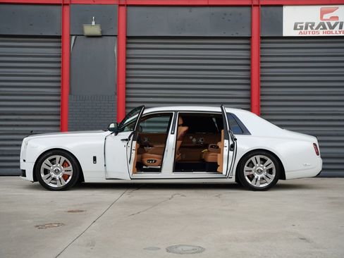 Used 2018 Rolls-Royce Phantom Extended Wheelbase RWD image 12