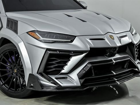 Used 2022 Lamborghini Urus AWD/4WD image 3