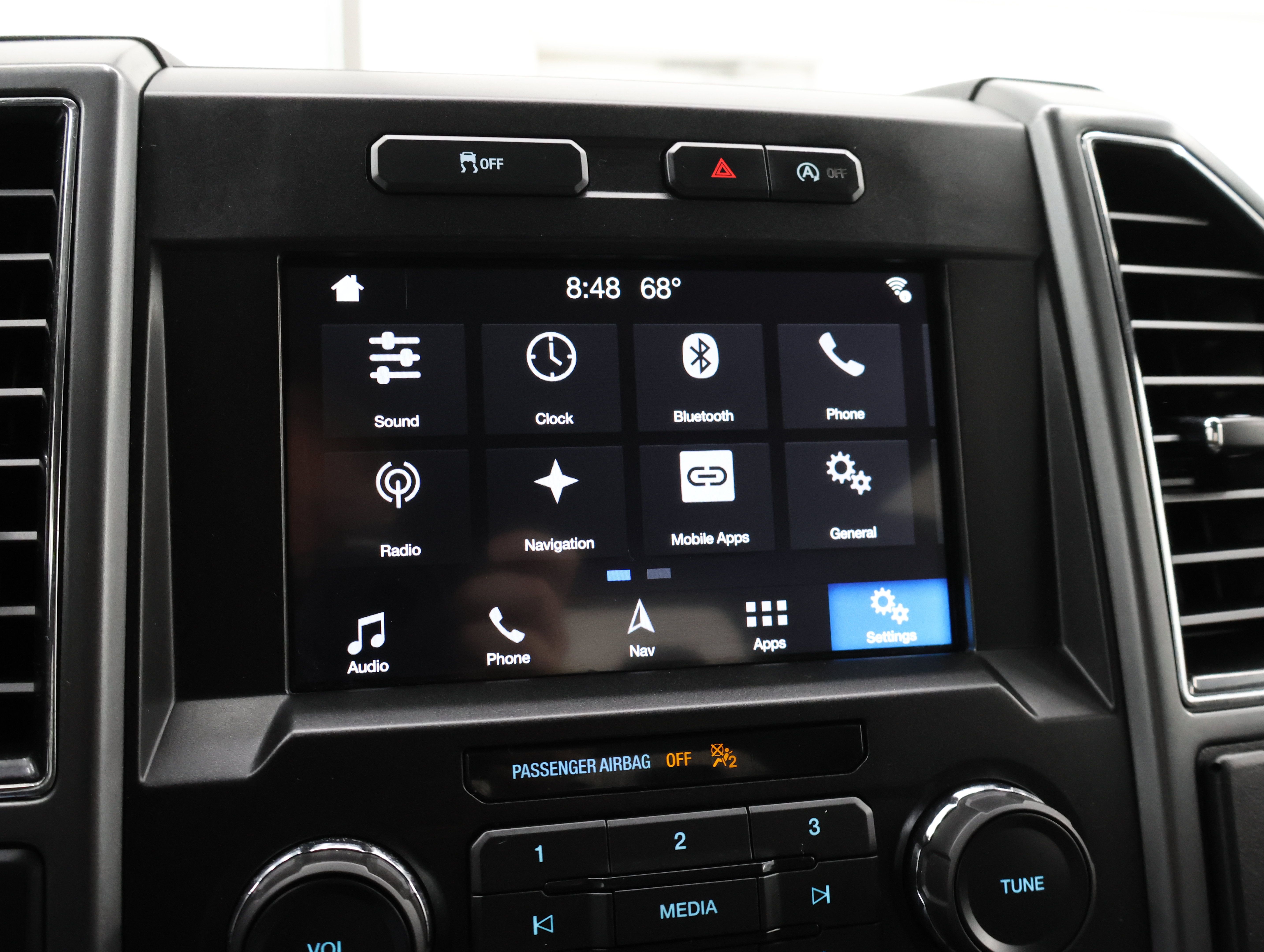 Used 2018 Ford F150 XLT w/ Equipment Group 302A Luxury AWD/4WD image 59