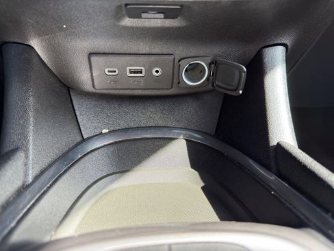 Used 2024 Chevrolet Malibu LT image 32