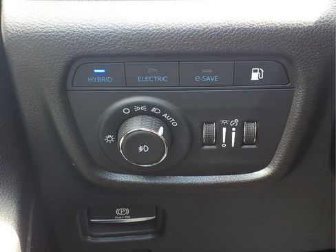 Used 2022 Jeep Grand Cherokee Limited 4xe AWD/4WD image 15