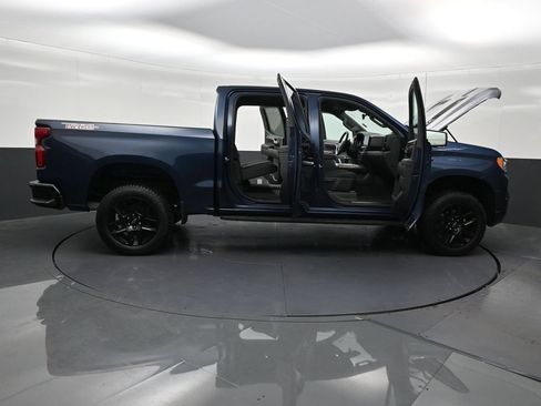 Used 2022 Chevrolet Silverado 1500 LT Trail Boss AWD/4WD image 32