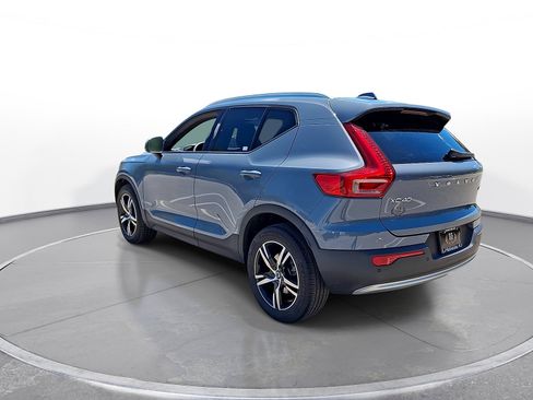 Used 2023 Volvo XC40 B5 Core AWD/4WD image 6