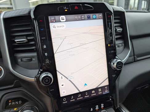 New 2026 RAM 1500 4x4 Crew Cab image 3