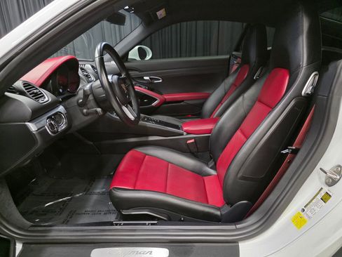 Used 2017 Porsche 718 Cayman RWD image 17