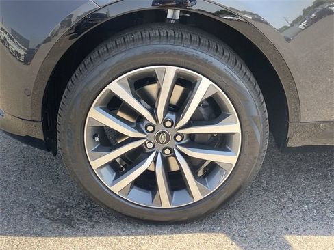 New 2025 Land Rover Discovery Dynamic SE image 21