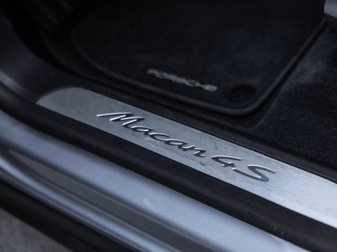 Certified 2026 Porsche Macan 4S Electric AWD/4WD image 16
