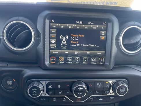 Used 2021 Jeep Wrangler Unlimited Sahara w/ Uconnect 4C Nav & Sound Group AWD/4WD image 19