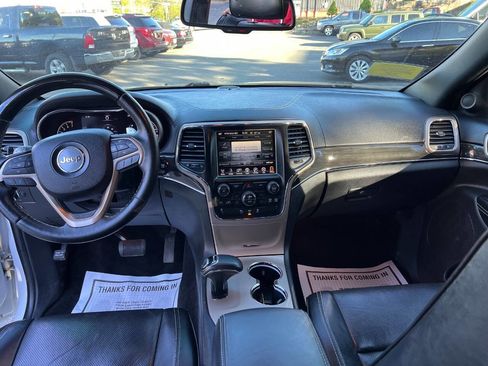 Used 2015 Jeep Grand Cherokee Overland AWD/4WD image 21