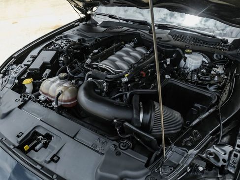 Used 2018 Ford Mustang GT RWD image 40