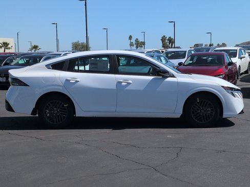 New 2026 Nissan Sentra SV w/ Floor Mat Package FWD image 5