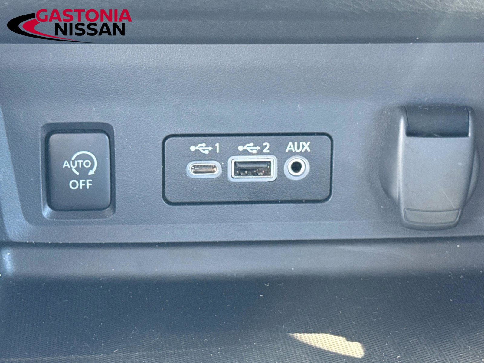 Used 2025 Nissan Sentra SV FWD image 25