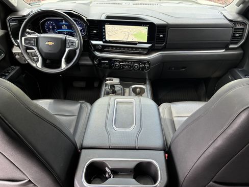 Used 2022 Chevrolet Silverado 1500 LTZ w/ LTZ Premium Package AWD/4WD image 19