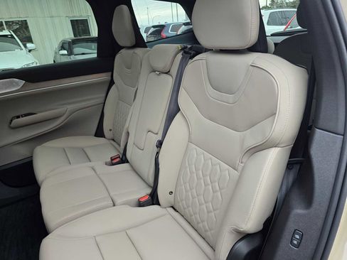 Certified 2025 Volvo EX90 Ultra image 19