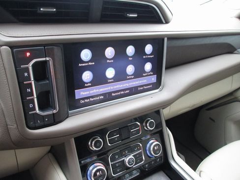 Used 2021 GMC Yukon XL Denali w/ Denali Premium Package image 31