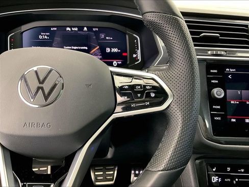 Used 2024 Volkswagen Tiguan SEL R-Line image 19