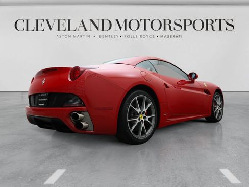 Used 2010 Ferrari California RWD image 9