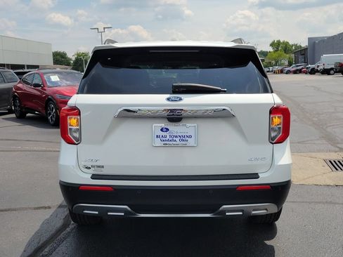Certified 2023 Ford Explorer XLT w/ Equipment Group 202A AWD/4WD image 5