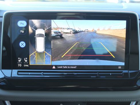 Used 2025 Volkswagen Atlas SEL Premium R-Line image 35