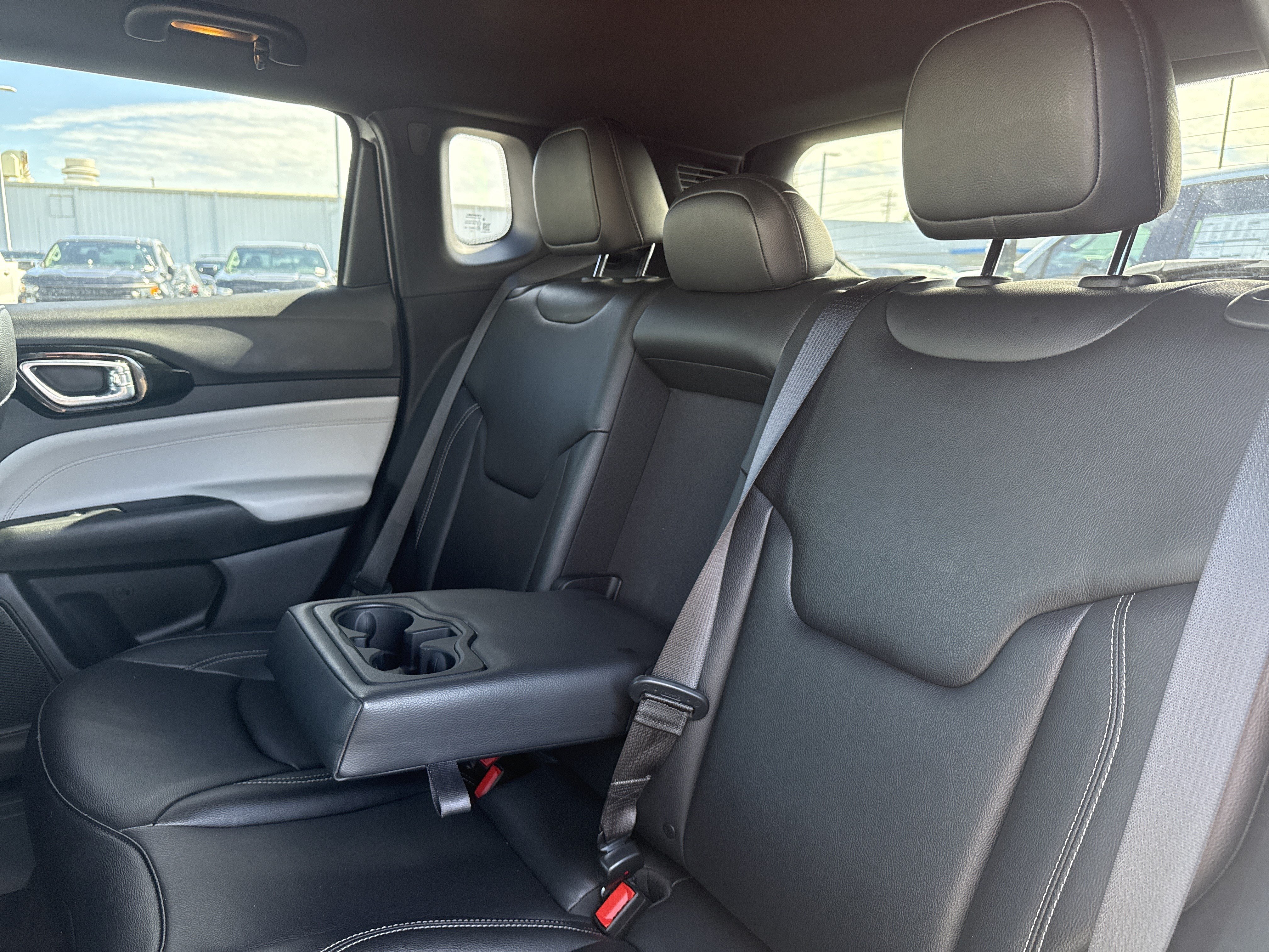 Used 2025 Jeep Compass Limited AWD/4WD image 29
