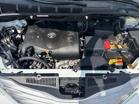 Used 2017 Toyota Sienna XLE w/ Protection Package FWD image 23