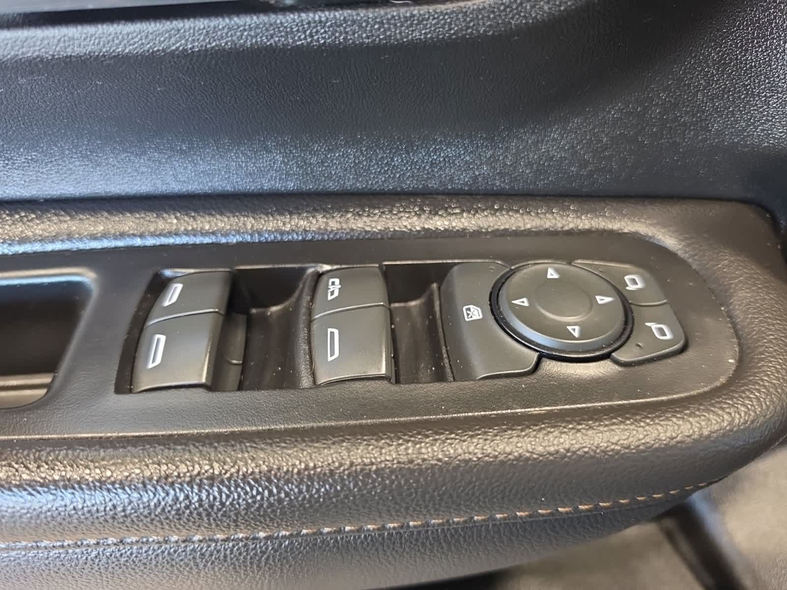 Used 2020 GMC Terrain SLE w/ Driver Convenience Package FWD image 18