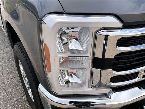 Used 2025 Ford F250 XLT w/ F-250 >10K GVWR Package AWD/4WD image 29