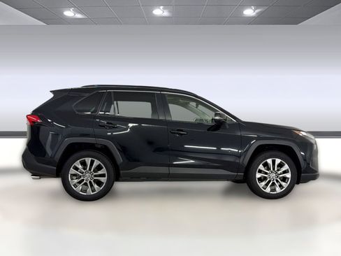 Used 2023 Toyota RAV4 XLE Premium FWD image 8
