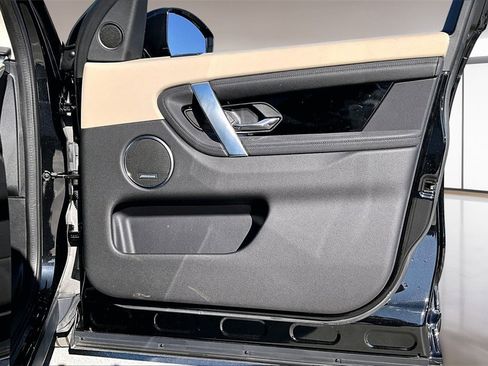 Used 2023 Land Rover Discovery Sport S image 26