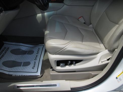 Used 2018 Cadillac Escalade ESV Luxury image 7