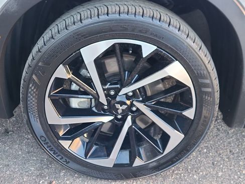 Used 2024 Mitsubishi Outlander SE image 19