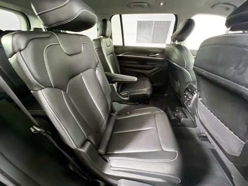 Used 2023 Jeep Grand Cherokee L Limited image 28
