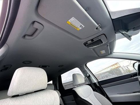 Used 2022 Hyundai Palisade SE image 17